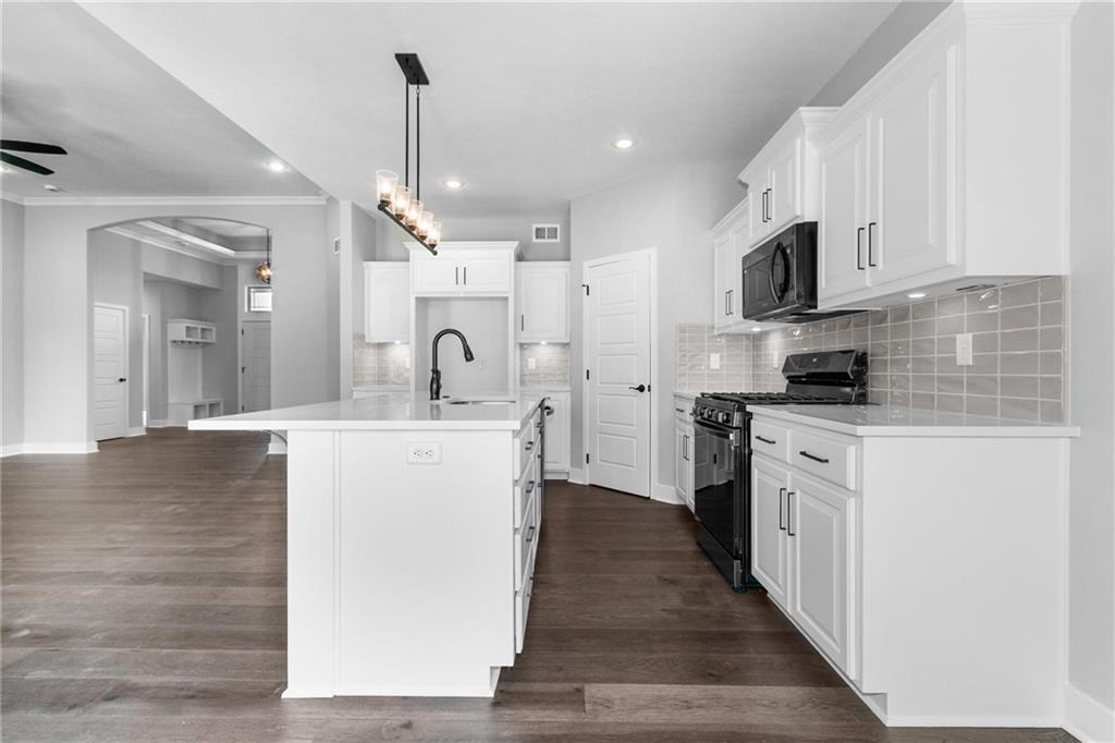 Photo 6 of 11123 N Bristol Avenue
