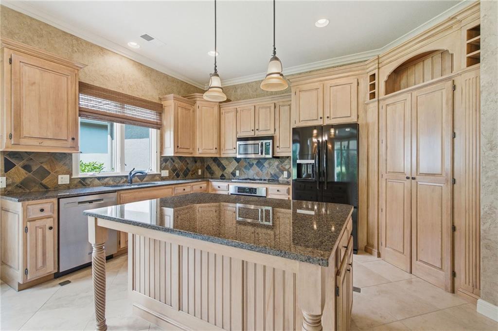 Photo 5 of 15212 Fontana Street