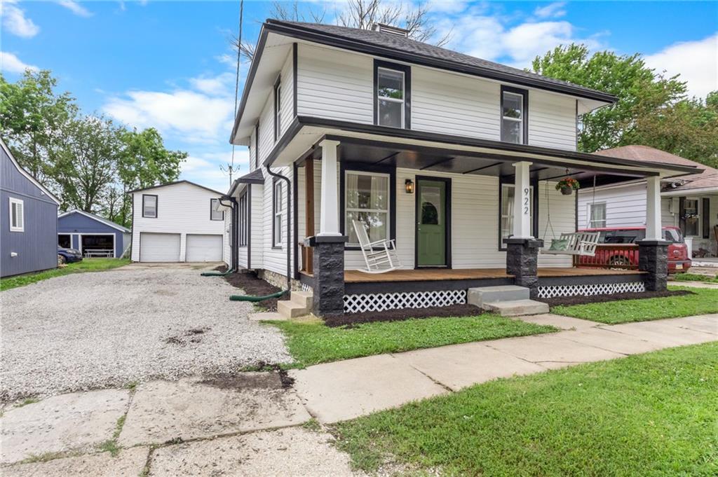 Photo 2 of 922 5th Street