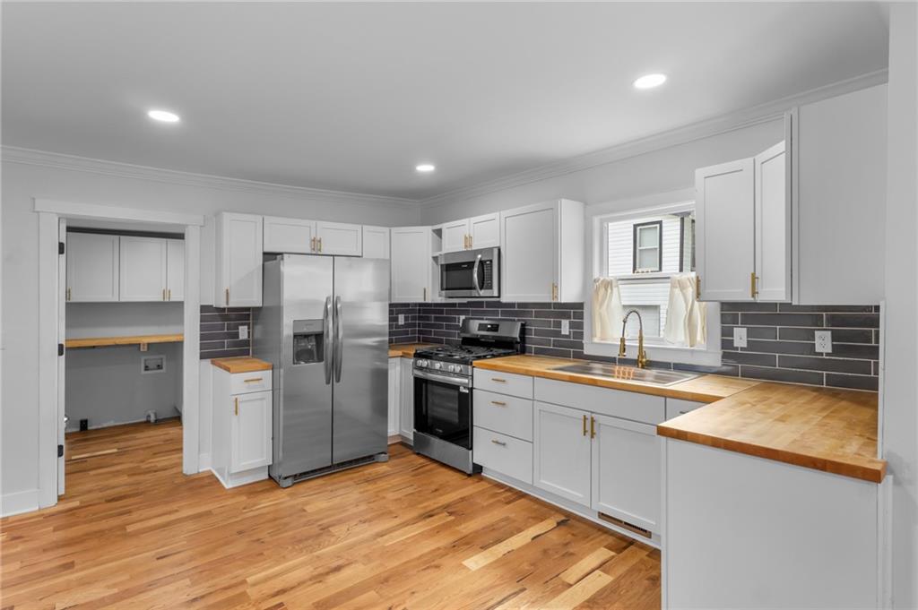 Photo 6 of 922 5th Street