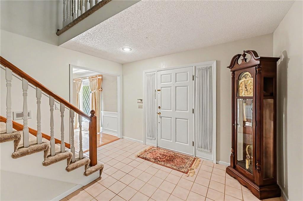 Photo 4 of 5710 N Spruce Avenue