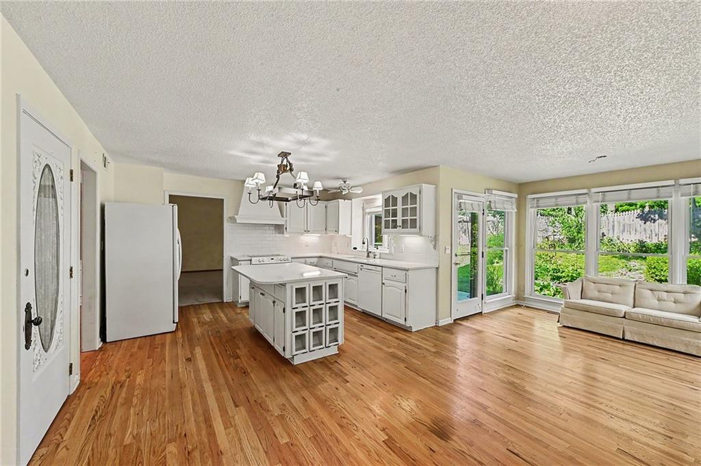 Photo 6 of 5710 N Spruce Avenue