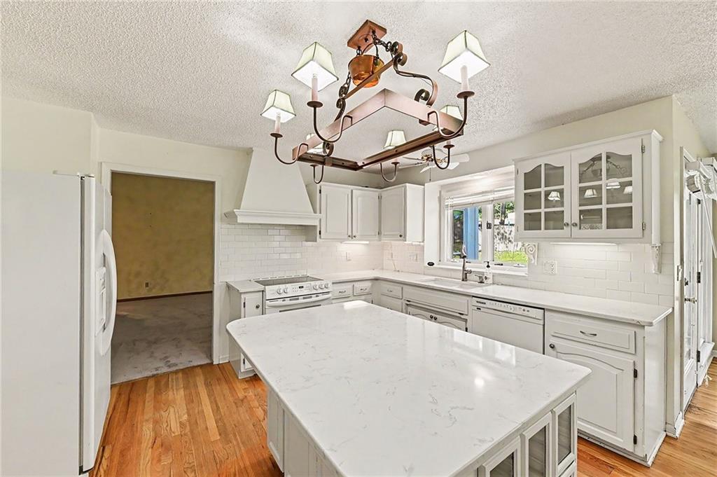 Photo 7 of 5710 N Spruce Avenue