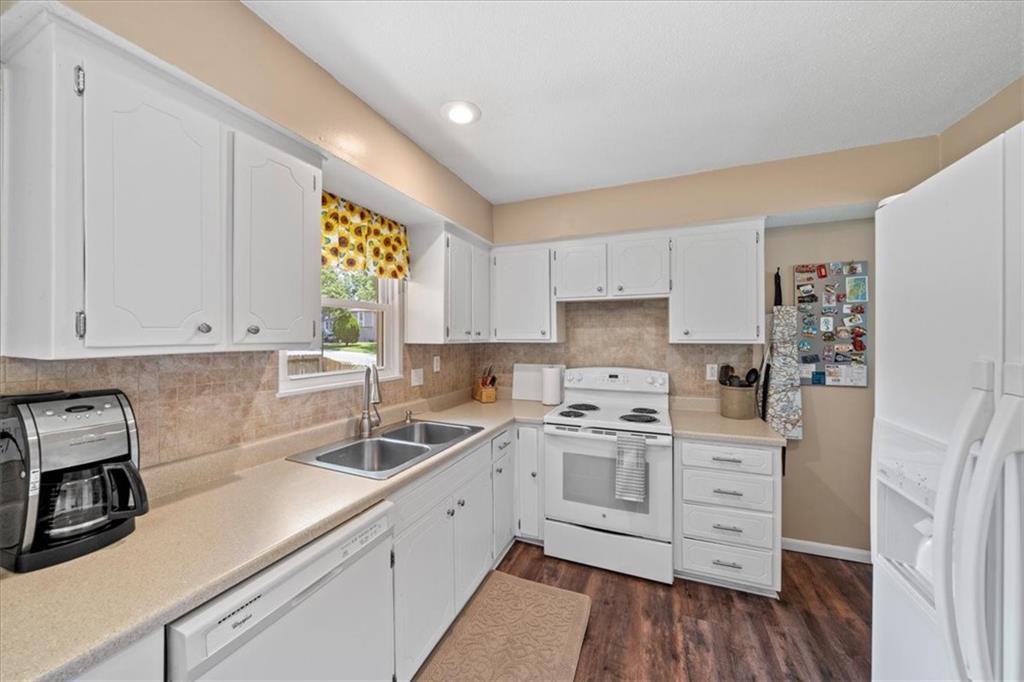 Photo 7 of 14213 W 94th Street
