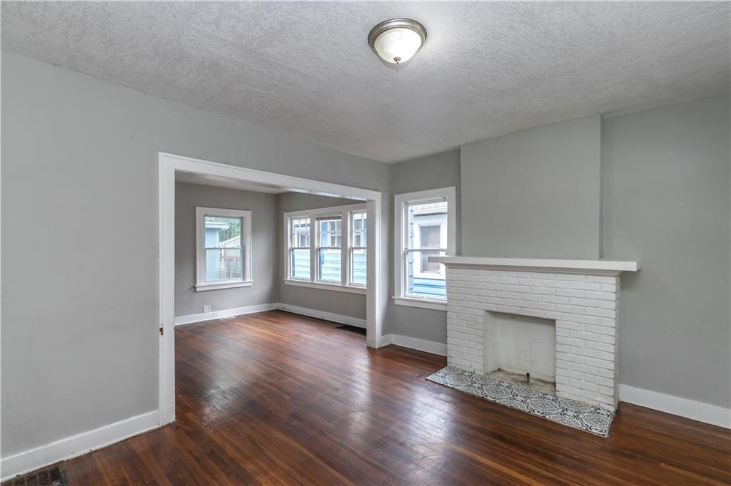 Photo 7 of 809 Monroe Avenue