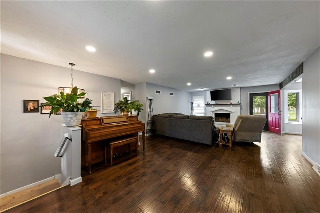 Photo 5 of 703 Ozark Short Line Court