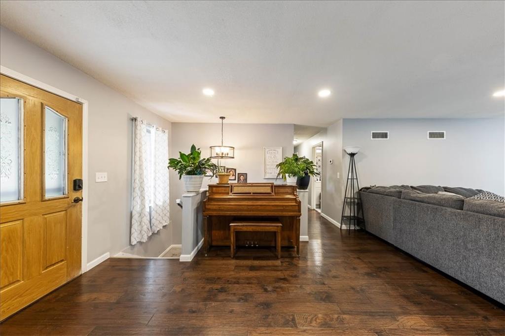 Photo 6 of 703 Ozark Short Line Court