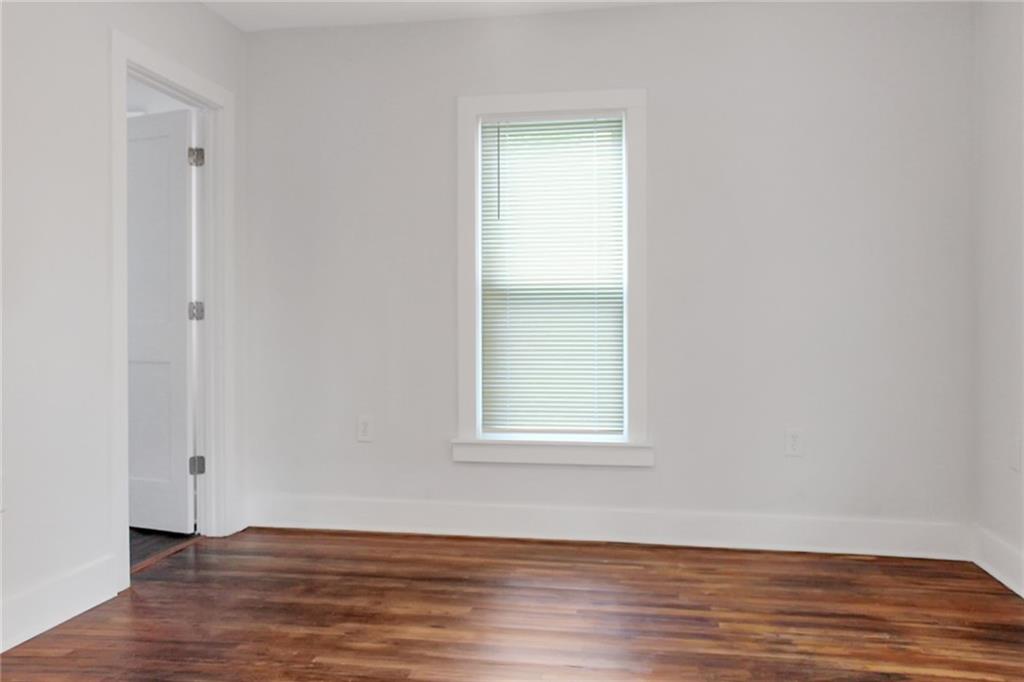 Photo 5 of 505 W Broadway Street