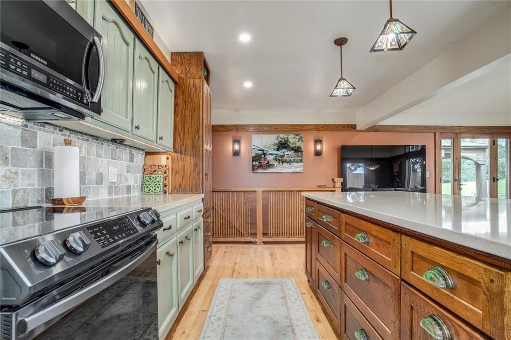 Photo 5 of 507 NE Karapat Drive