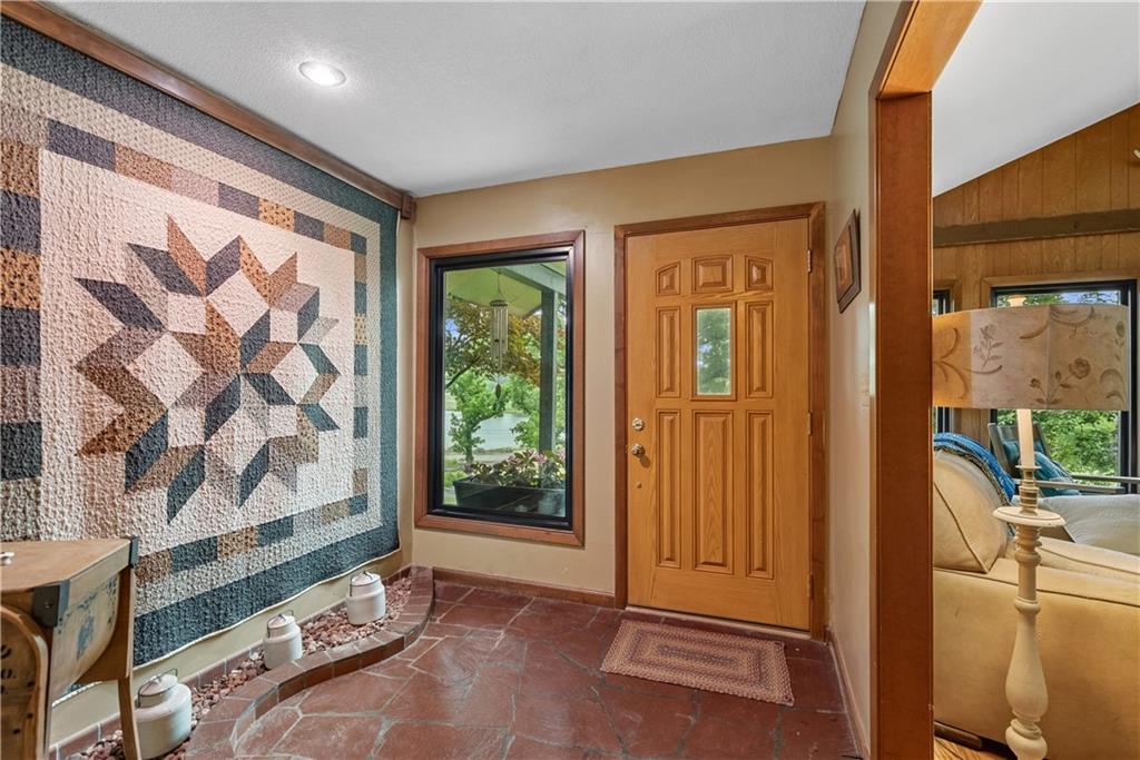 Photo 4 of 1012 S Wyckford Street