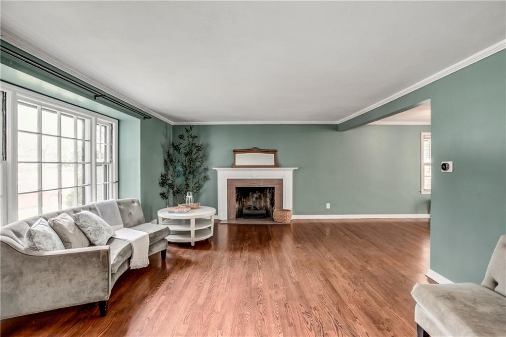Photo 4 of 2821 W 73rd Street