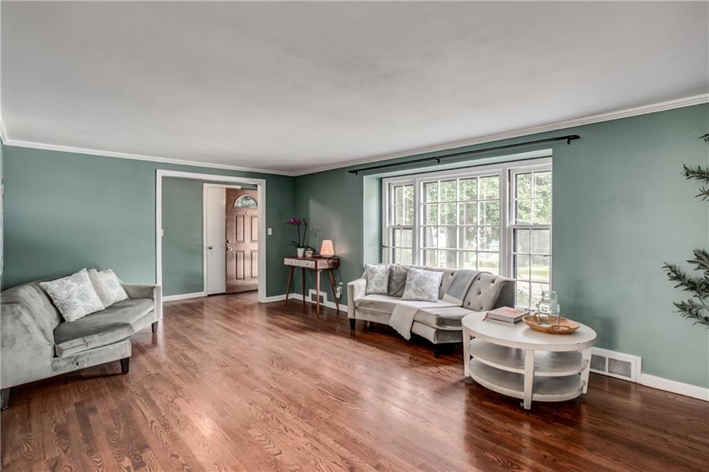 Photo 5 of 2821 W 73rd Street