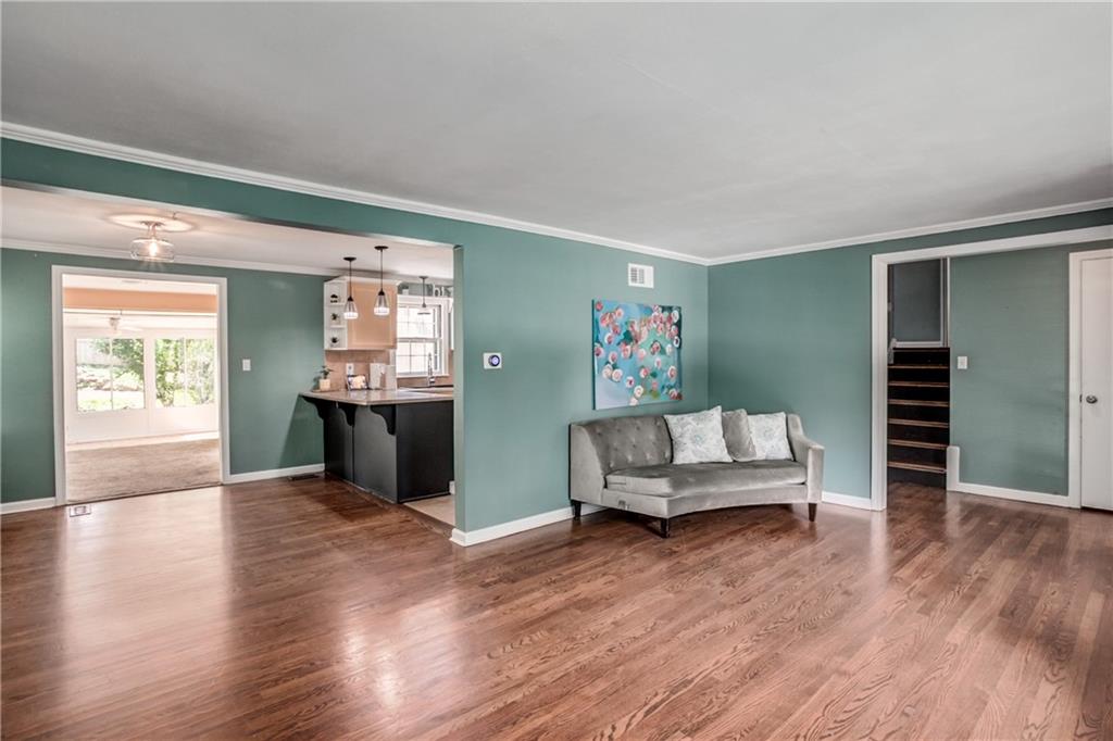 Photo 6 of 2821 W 73rd Street