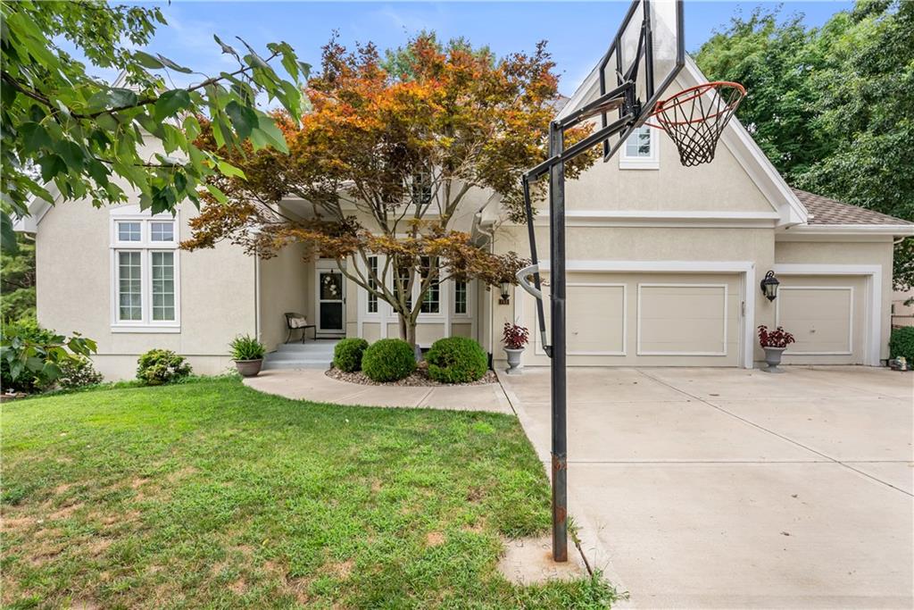 Photo of 713 NE Plumbrook Place