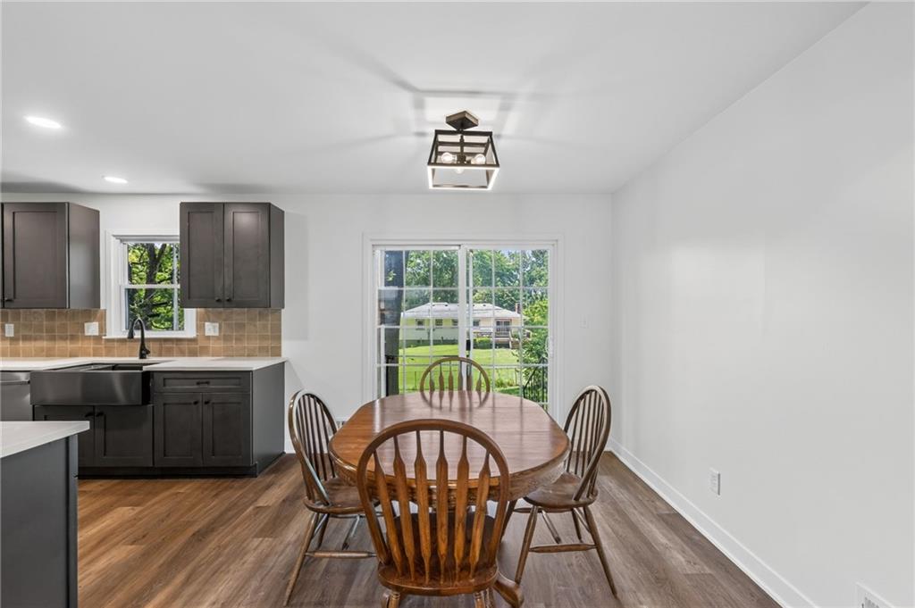 Photo 5 of 1006 Orrington Place