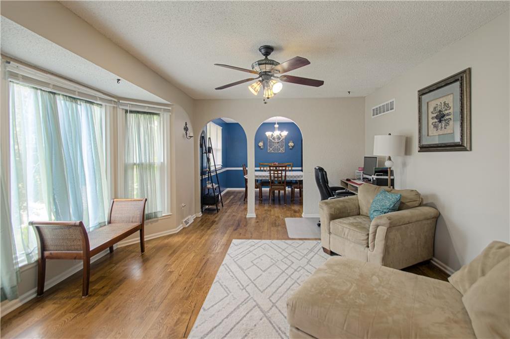 Photo 5 of 3008 S Cochise Drive