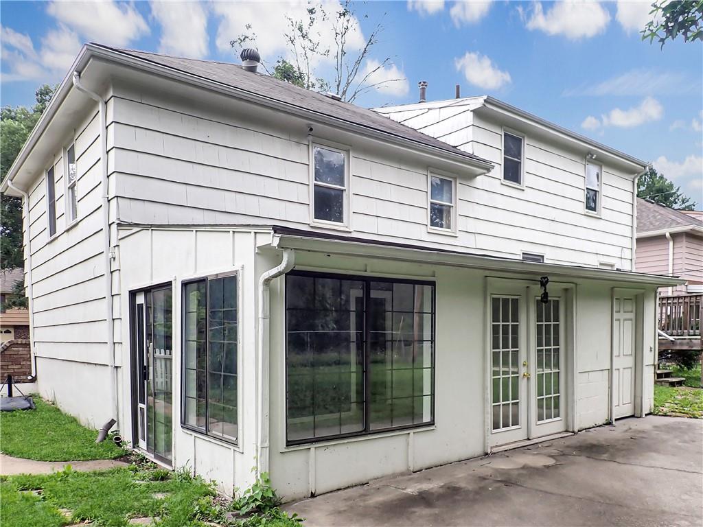 Photo 4 of 13327 Donnelly Avenue