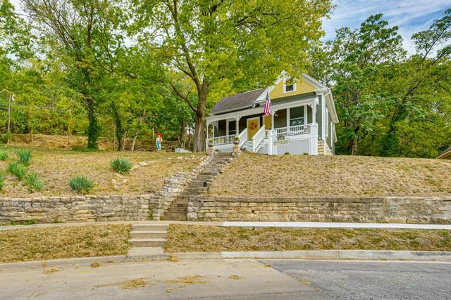 Photo 2 of 436 E Broadway Avenue