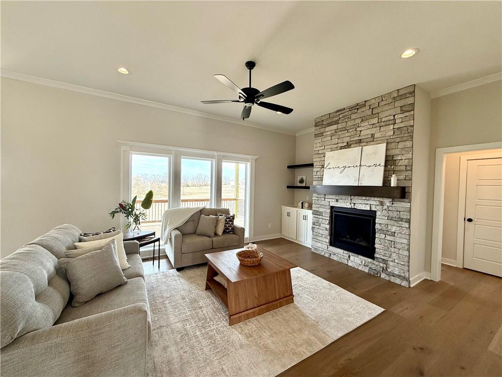 Photo 5 of 9810 N Laurel Avenue