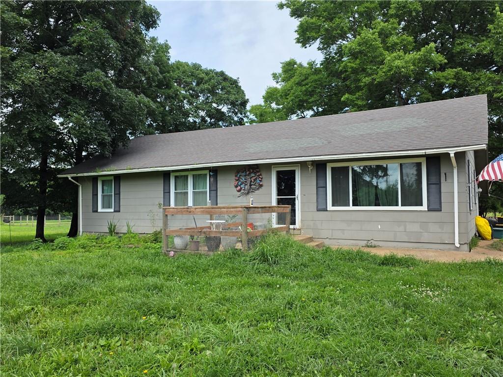 Photo 2 of 38543 Lone Elm Road