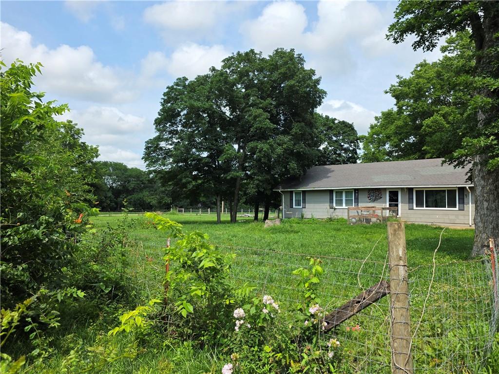 Photo 4 of 38543 Lone Elm Road