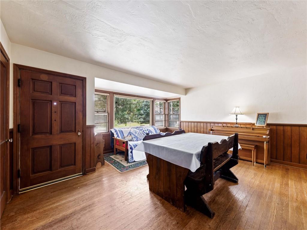 Photo 4 of 6710 W 80th Street