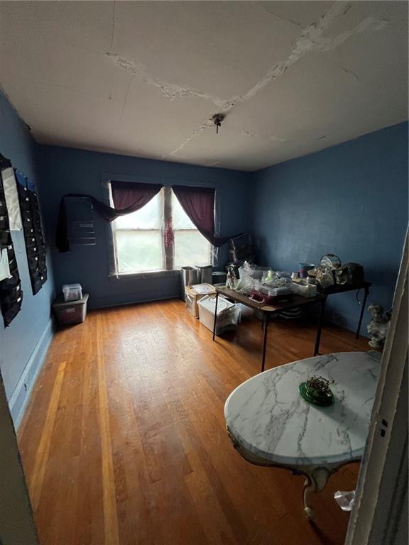 Photo 3 of 1419 E 40th Street