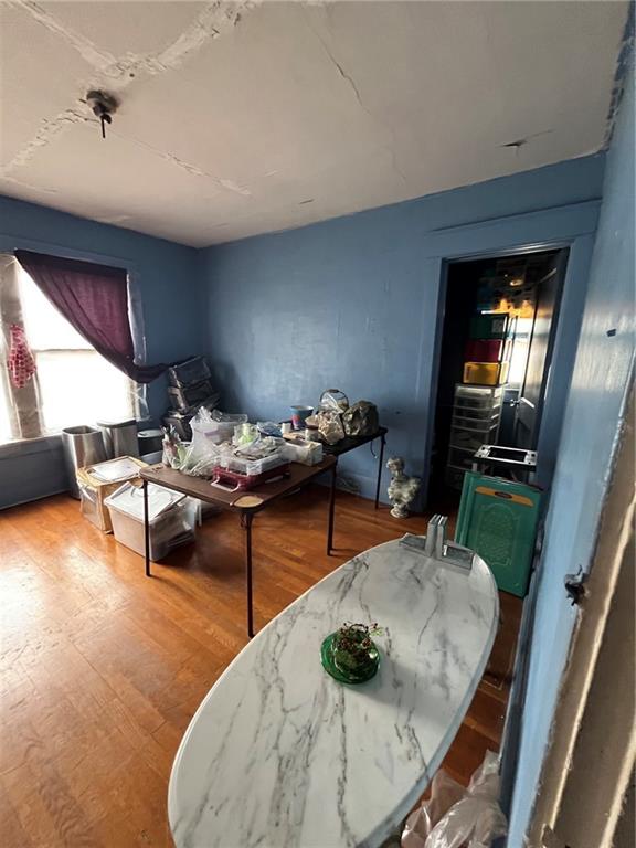 Photo 4 of 1419 E 40th Street
