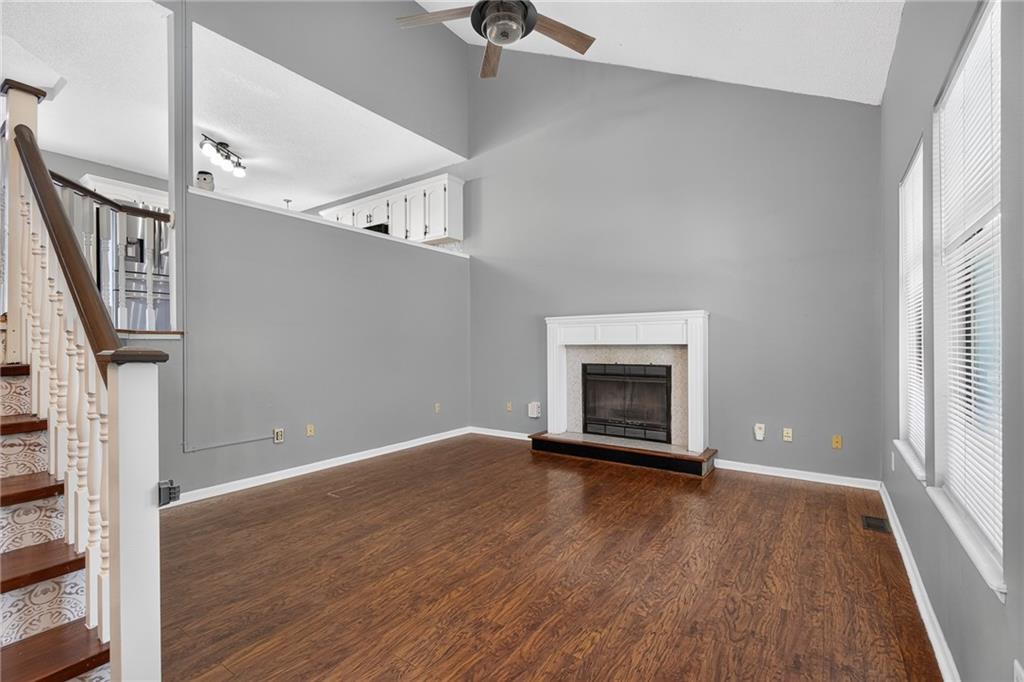 Photo 5 of 87 Oak Street