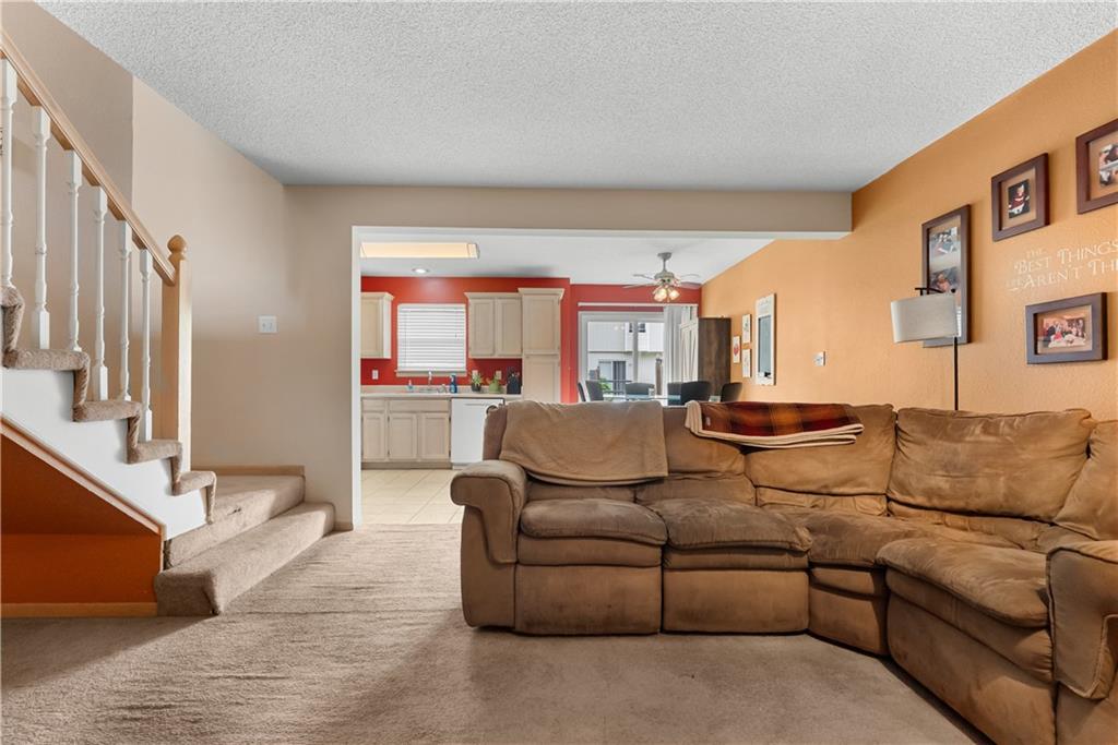 Photo 4 of 1325 SE NORWOOD Drive