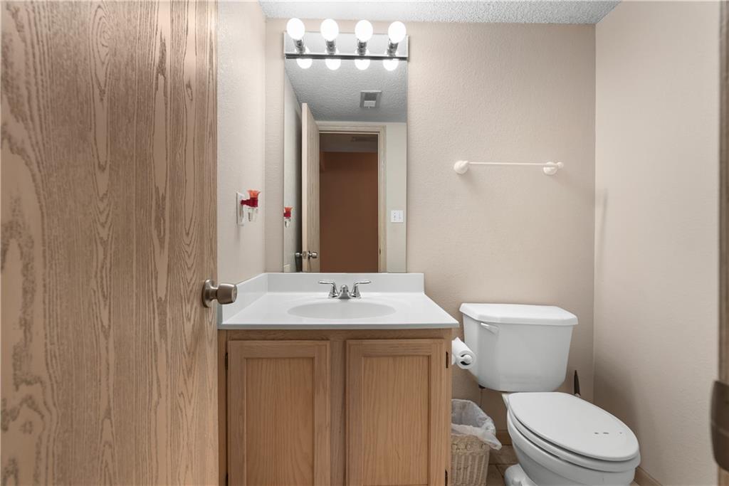 Photo 5 of 1325 SE NORWOOD Drive