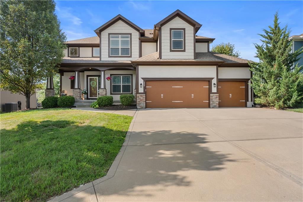 Photo of 508 SW Lake Side Drive