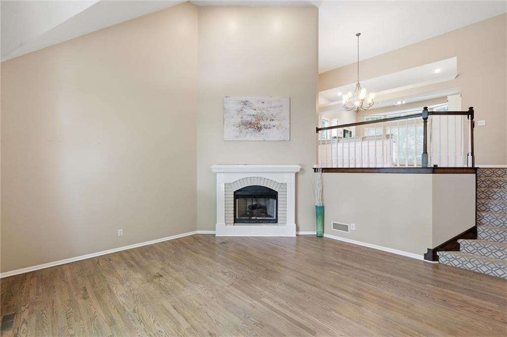 Photo 5 of 8260 N Woodland Avenue