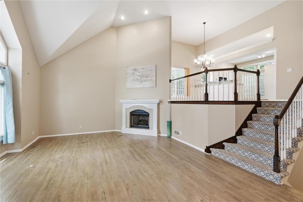 Photo 6 of 8260 N Woodland Avenue