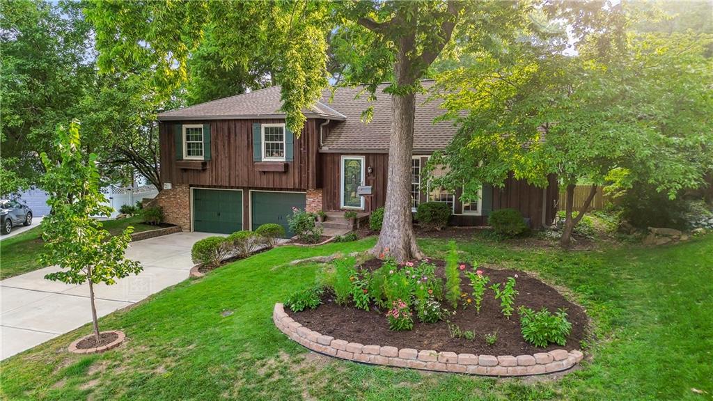 Photo 3 of 10006 Linden Street