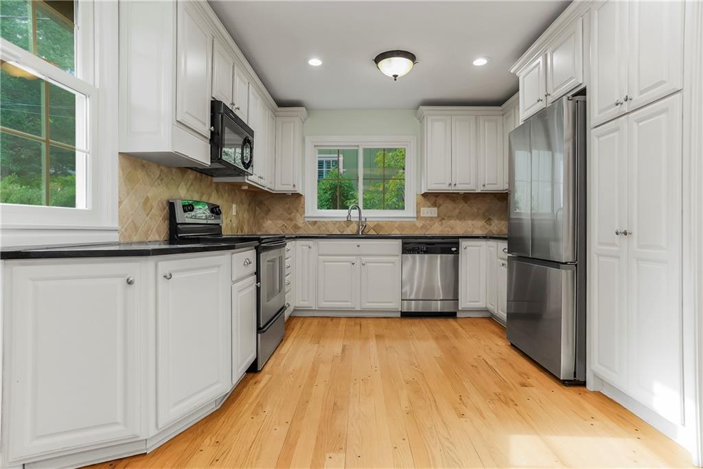 Photo 7 of 10006 Linden Street