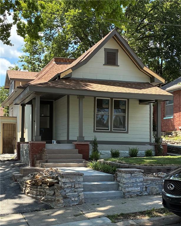 Photo 2 of 4812 Mercier Street