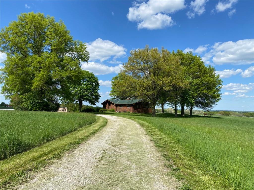 Photo 4 of 16421 Plattsburg Road