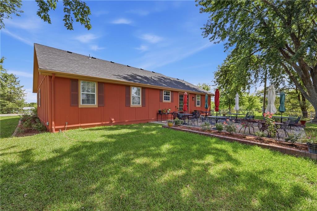 Photo 5 of 1250 NW 450 Road