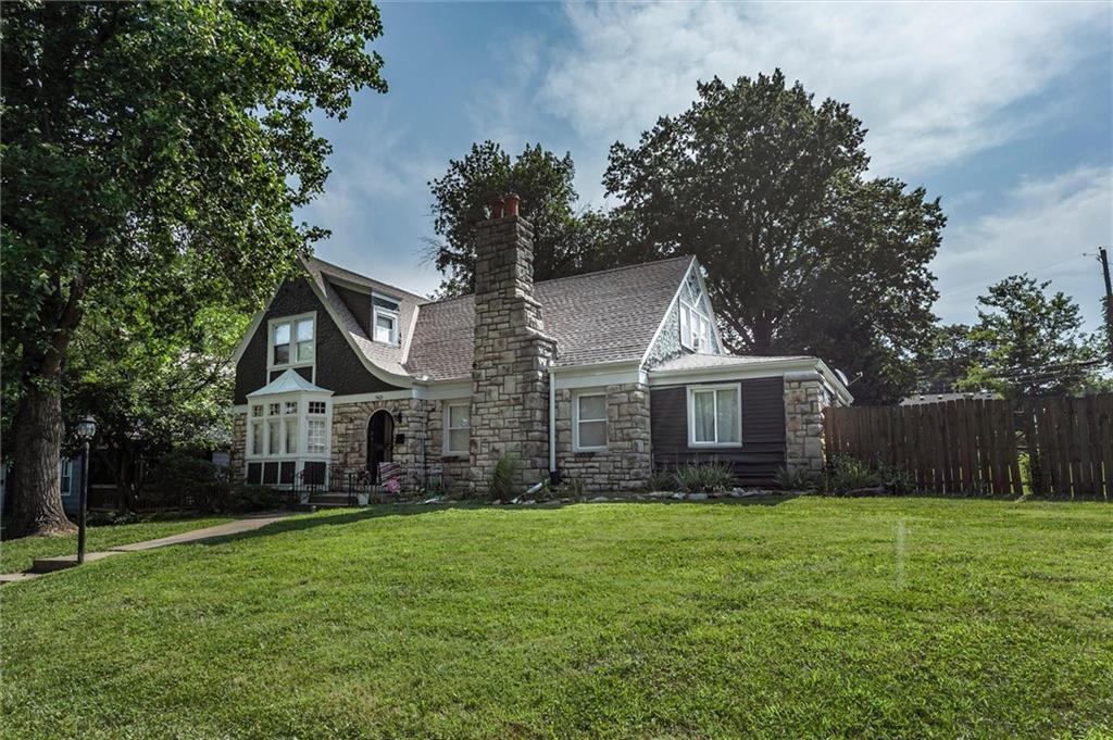 Photo 2 of 7421 Forest Avenue