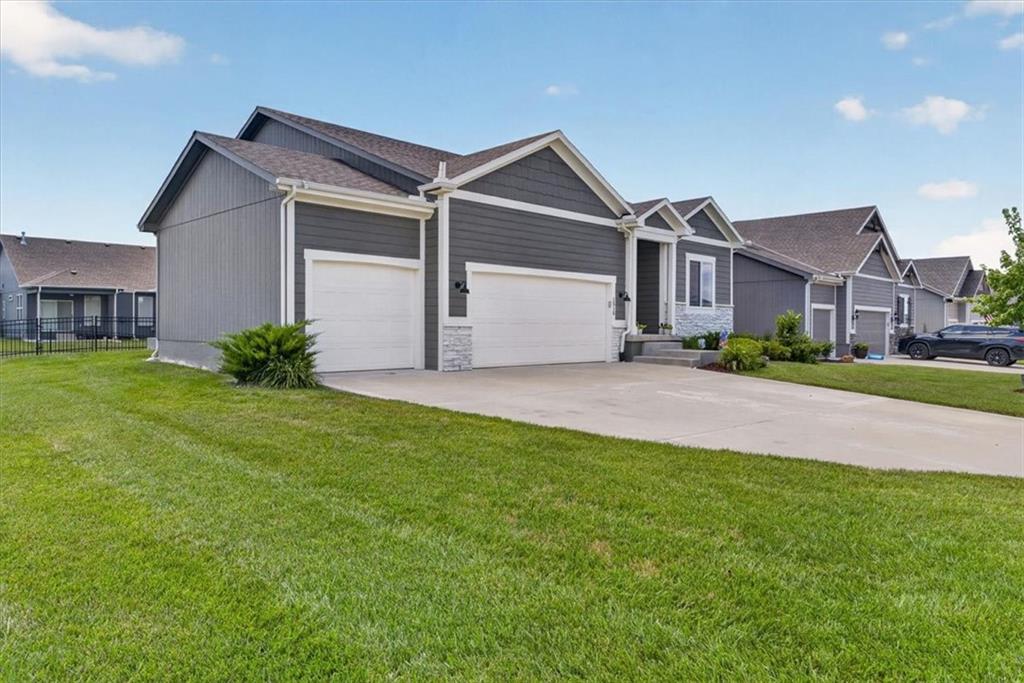 Photo 4 of 1515 SW Arbor Valley Drive