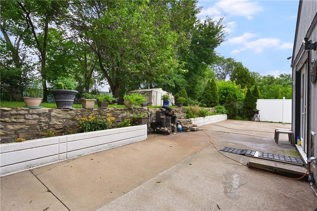 Photo 4 of 5010 Harmony Drive