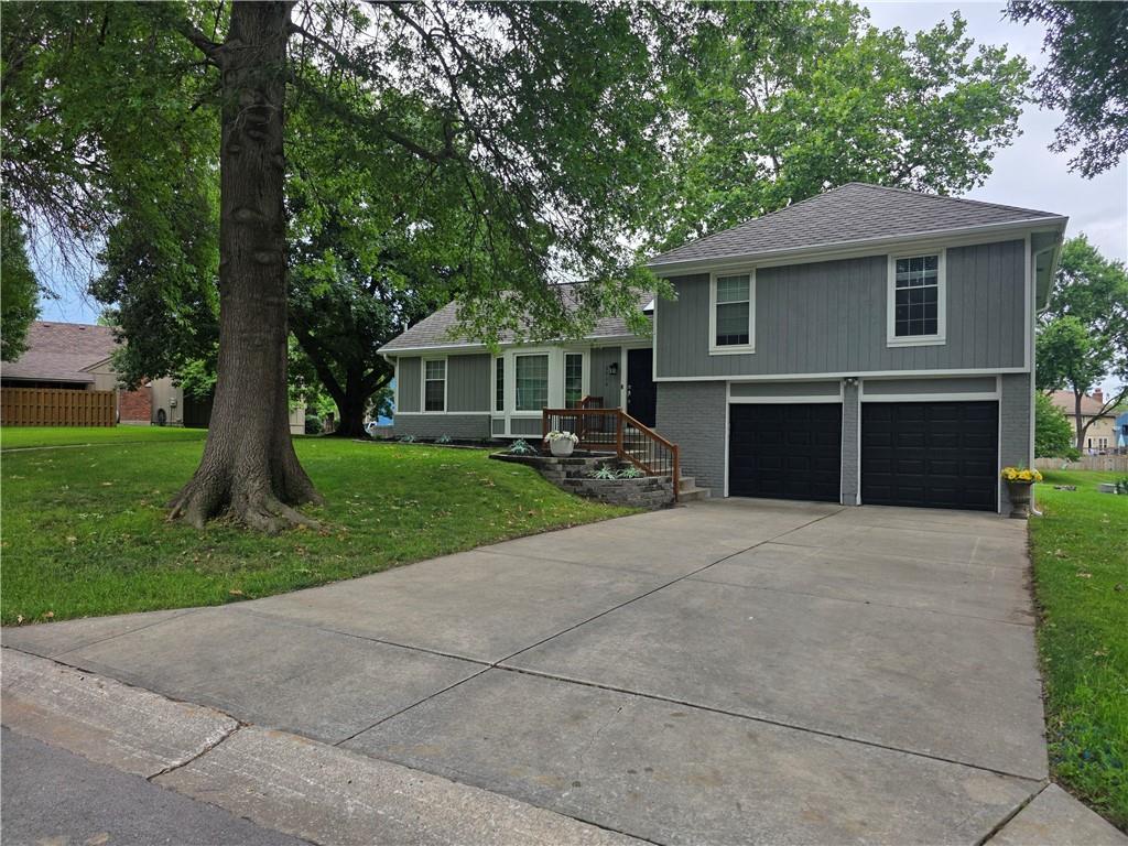 Photo 3 of 3710 Beechwood Drive