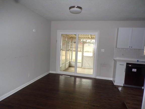 Photo 5 of 908 SW 14th St Terrace