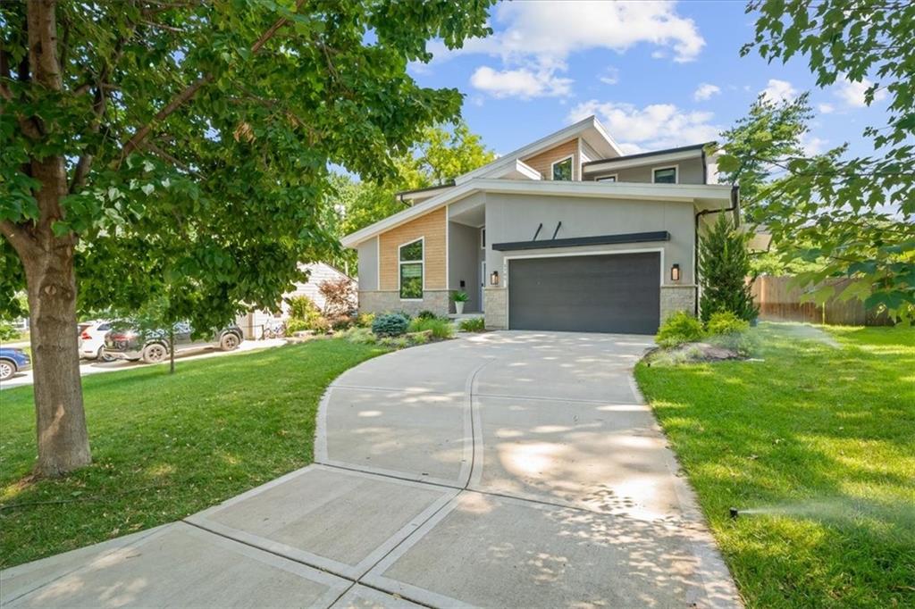Photo 3 of 2705 W 74th Street