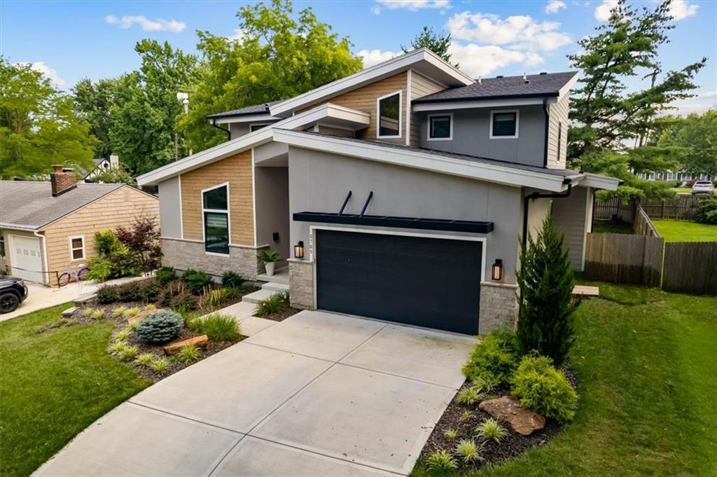 Photo 6 of 2705 W 74th Street