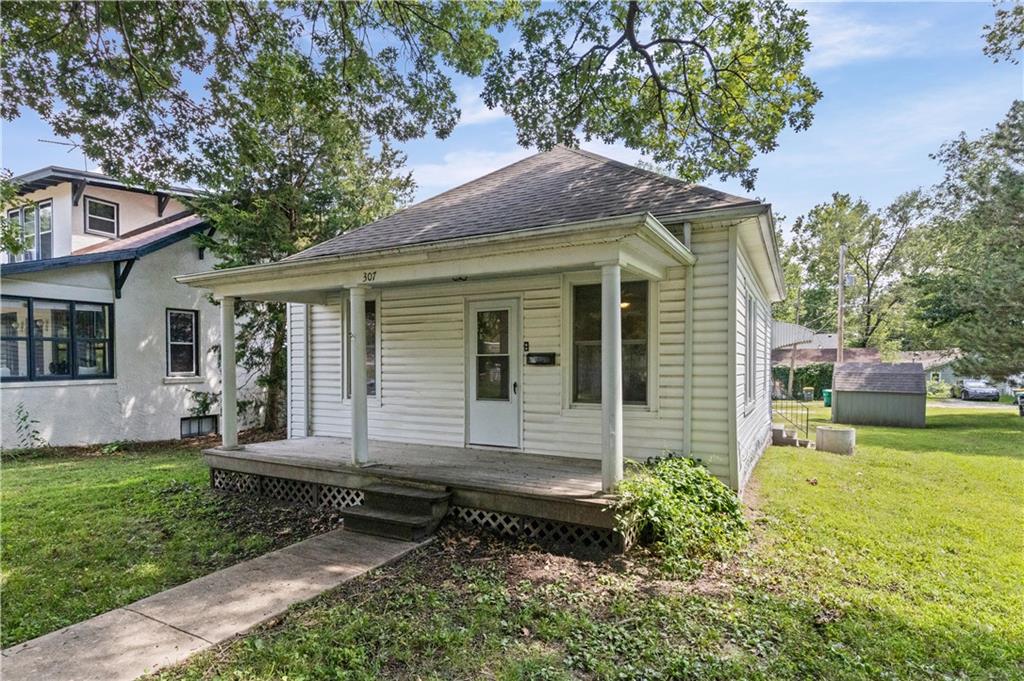 Photo 2 of 307 E Miami Street