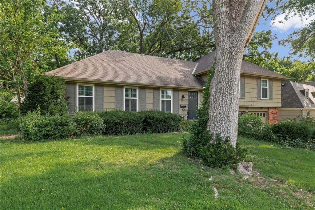 Photo 3 of 9108 W 106th Street