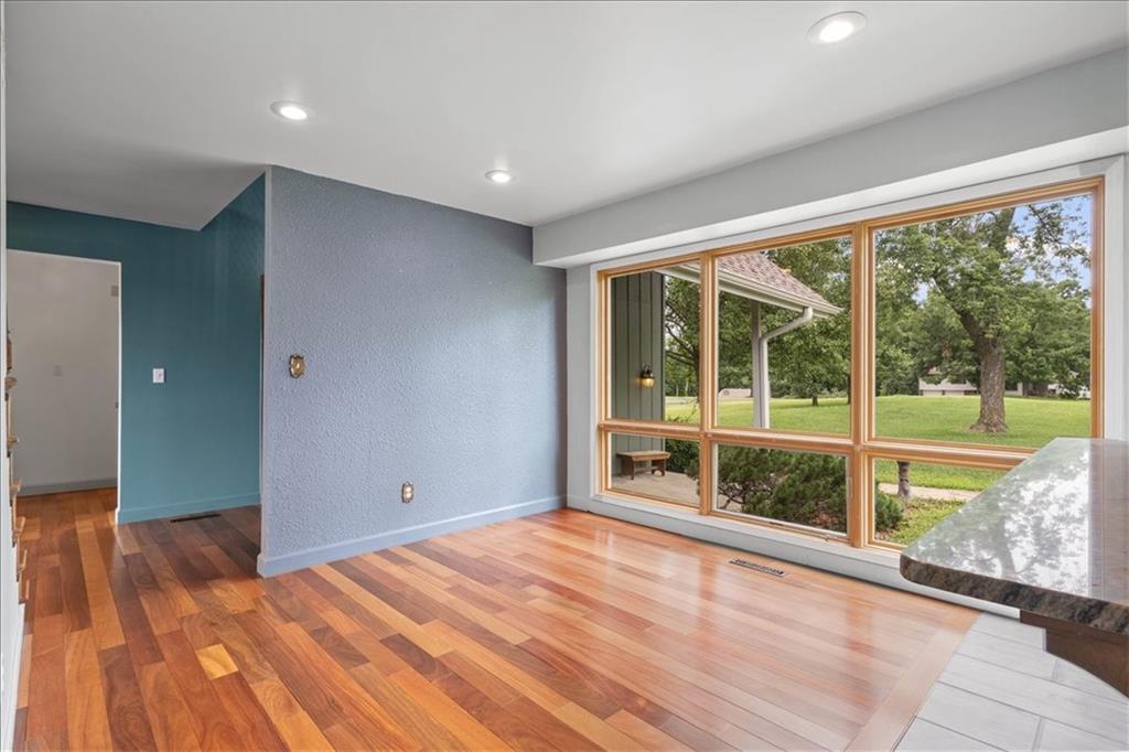 Photo 5 of 28035 W 89th Street