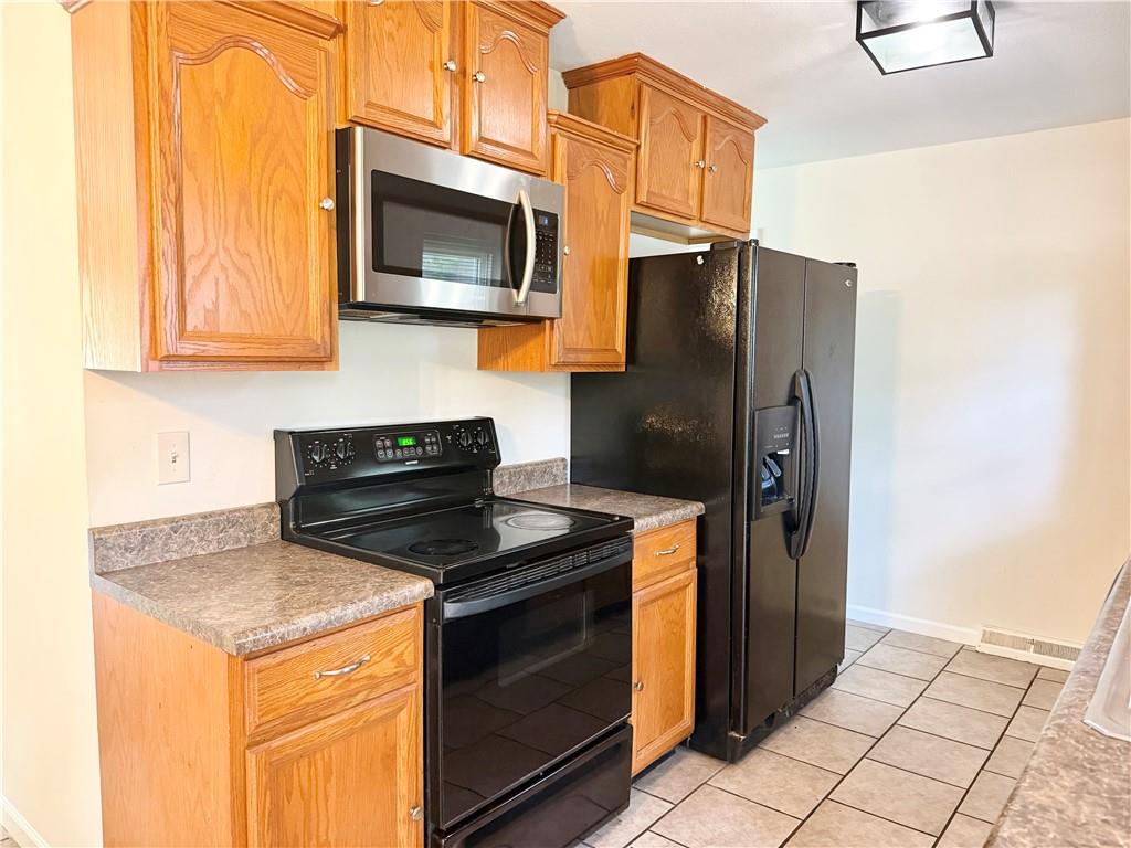 Photo 3 of 4621 NE 42nd Street